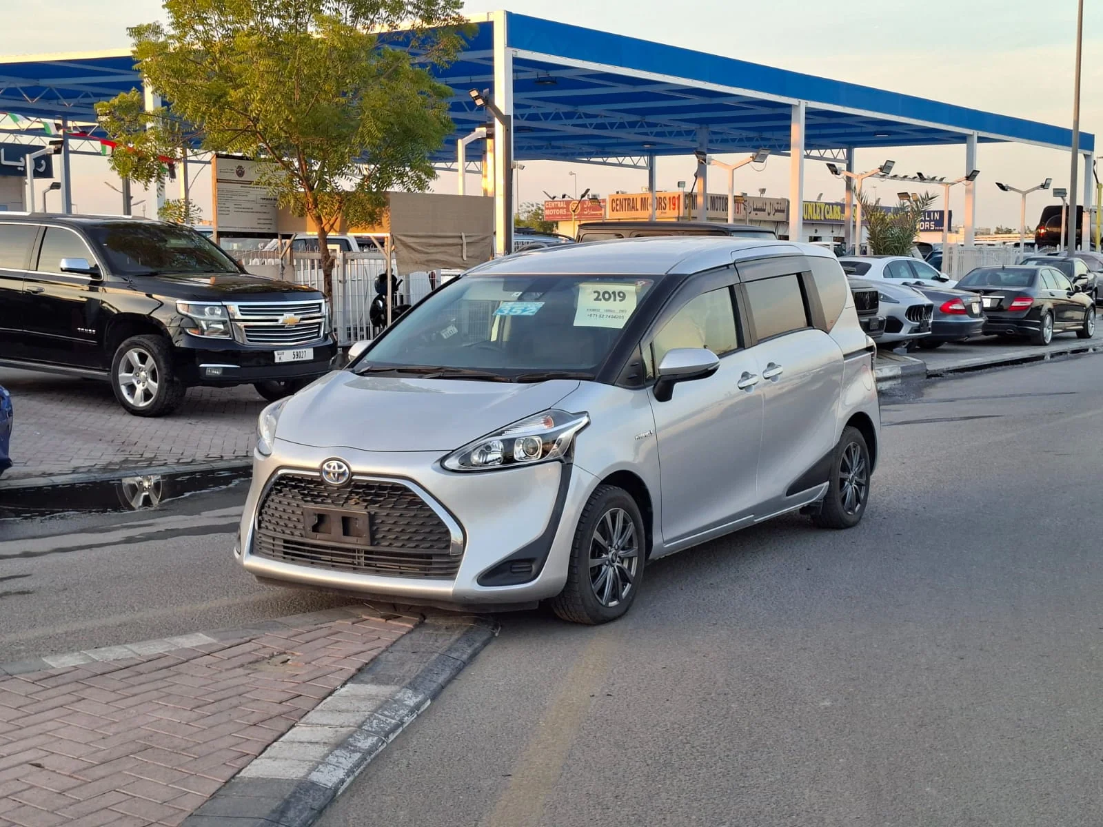 Toyota Sienta 2019 — photo principale