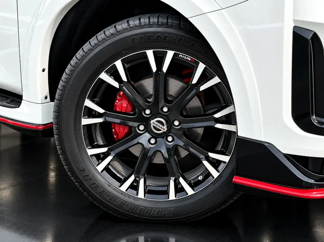 Nissan Patrol 2024 — miniature 7