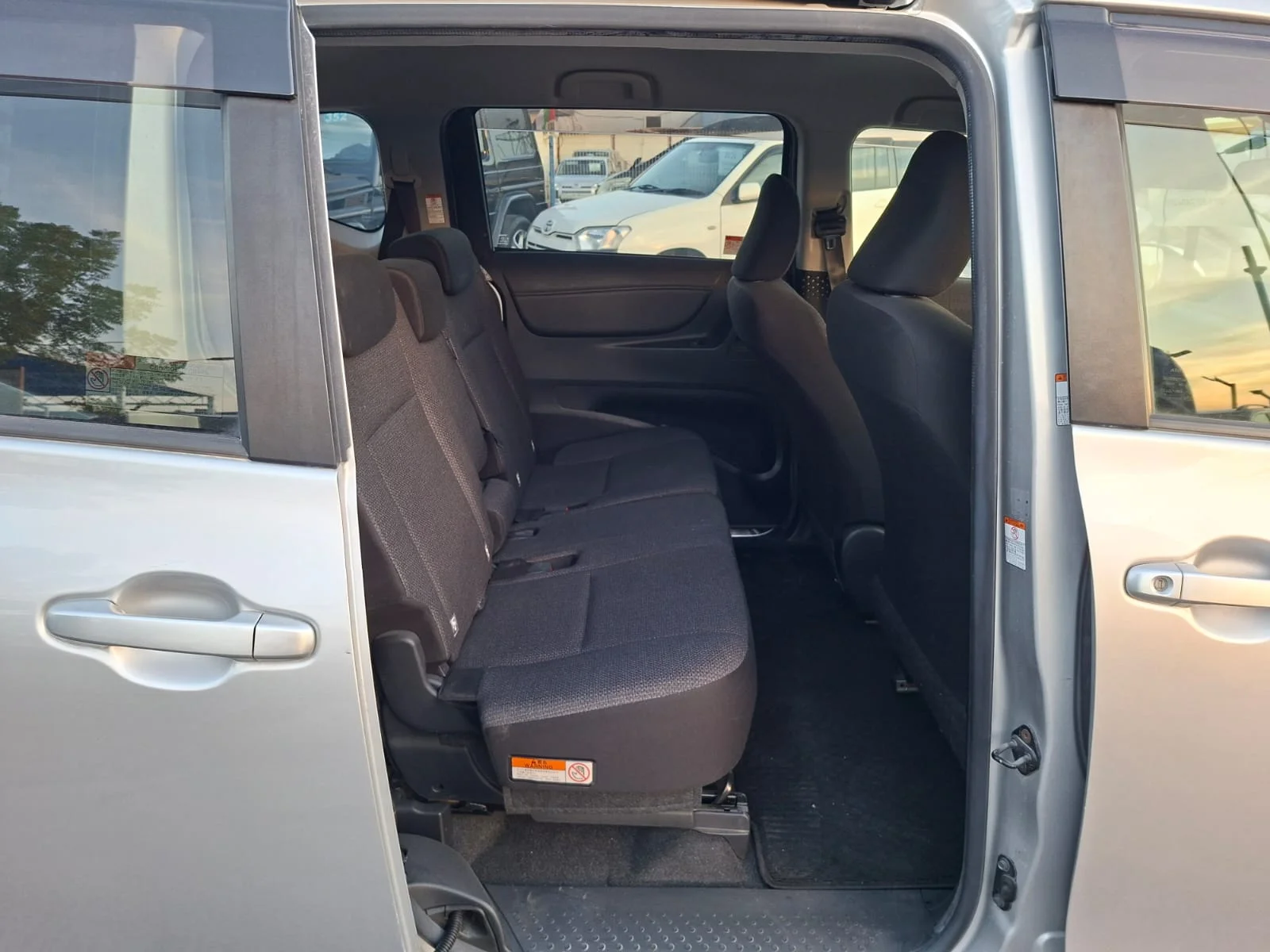 Toyota Sienta 2019 — miniature 14