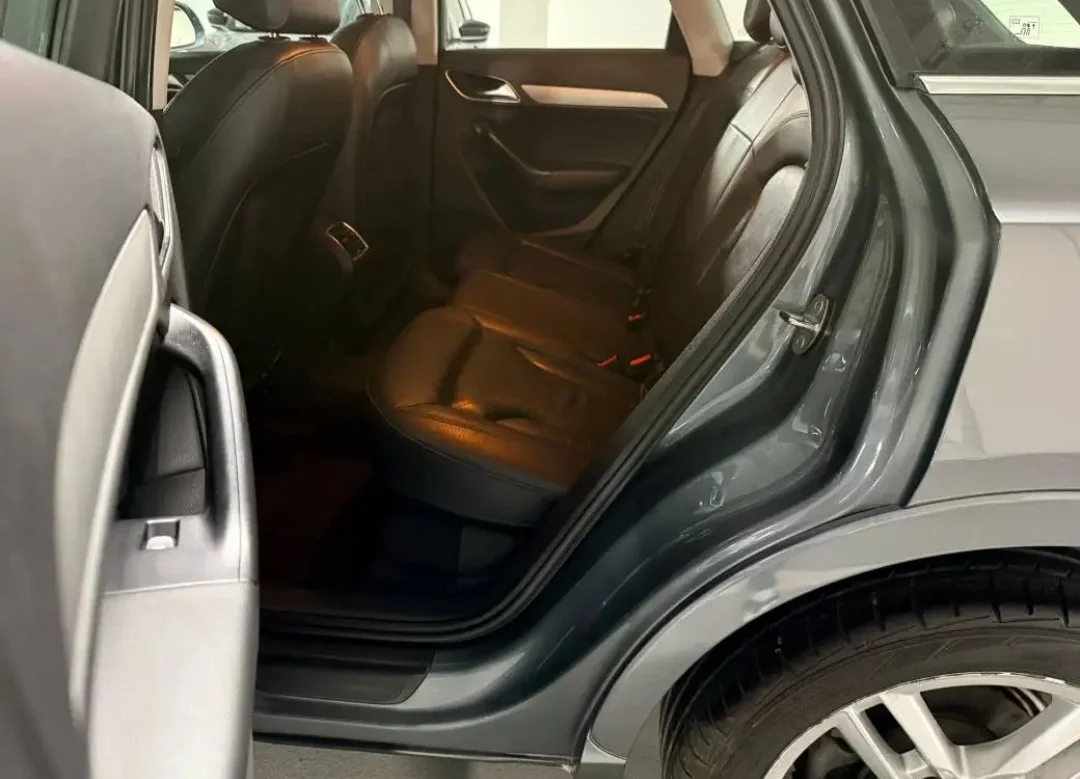Audi Q3 2015 — miniature 6
