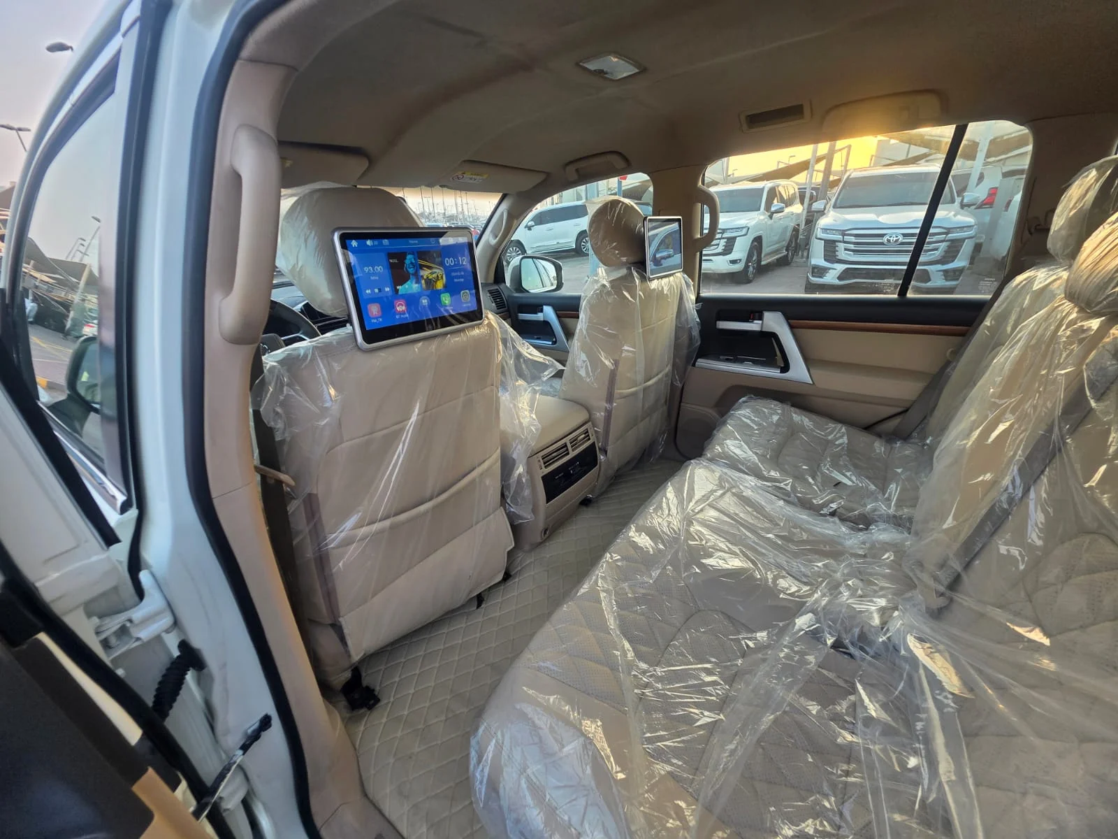 Toyota Land Cruiser LC300 2024 — miniature 9