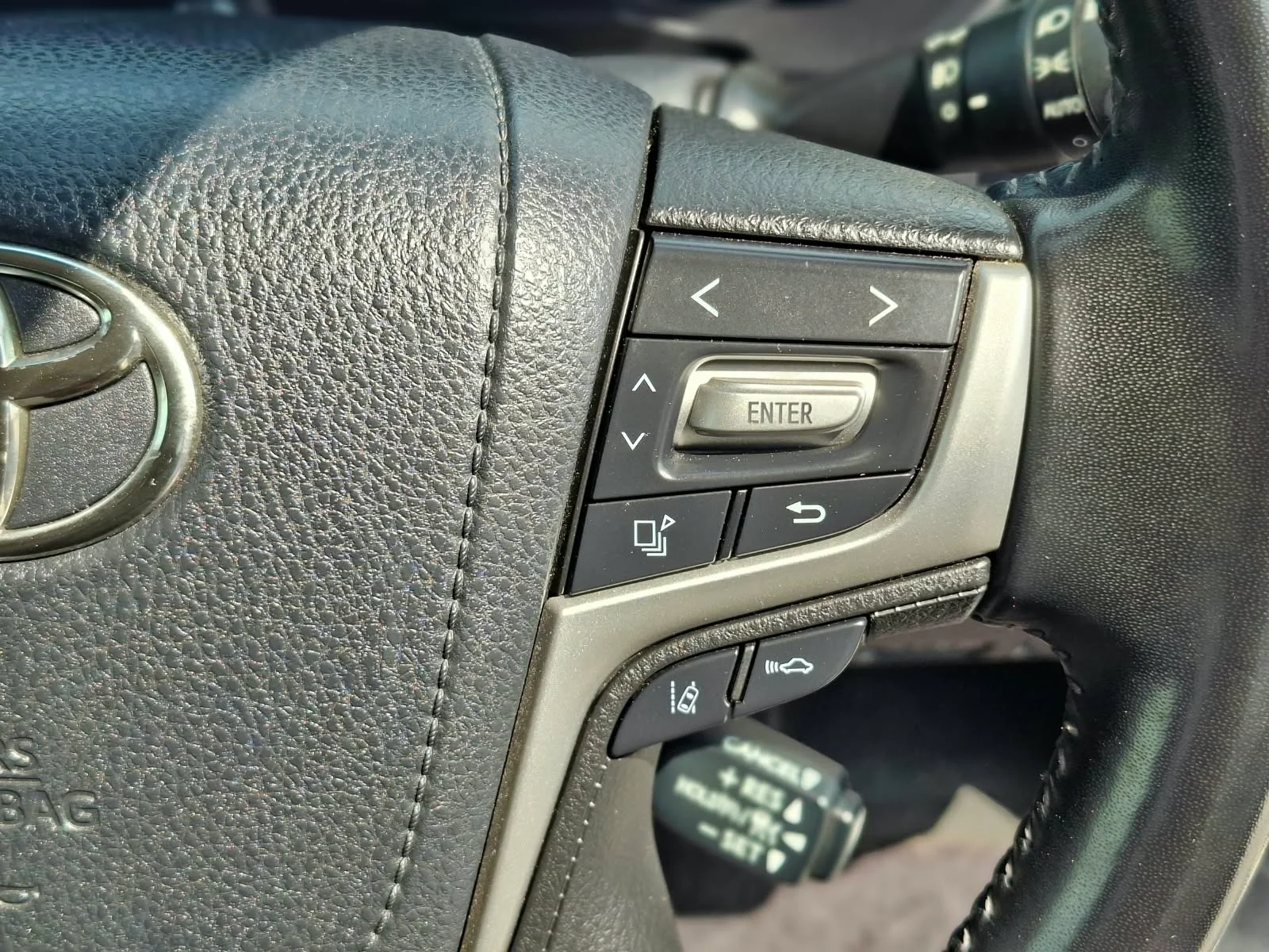 TOYOTA PRADO 2019 — miniature 9