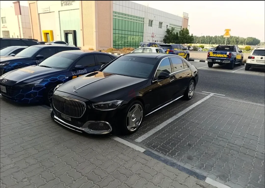 Mercedes-Benz Classe S Maybach 2024 — miniature 2