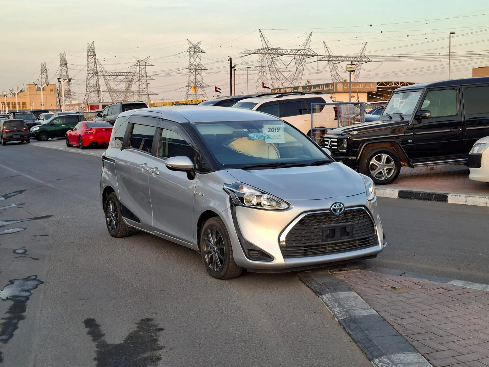 Toyota Sienta 2019 — miniature 4