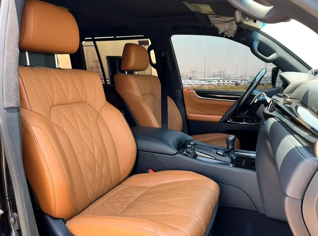 Lexus LX 570 2024 — miniature 12