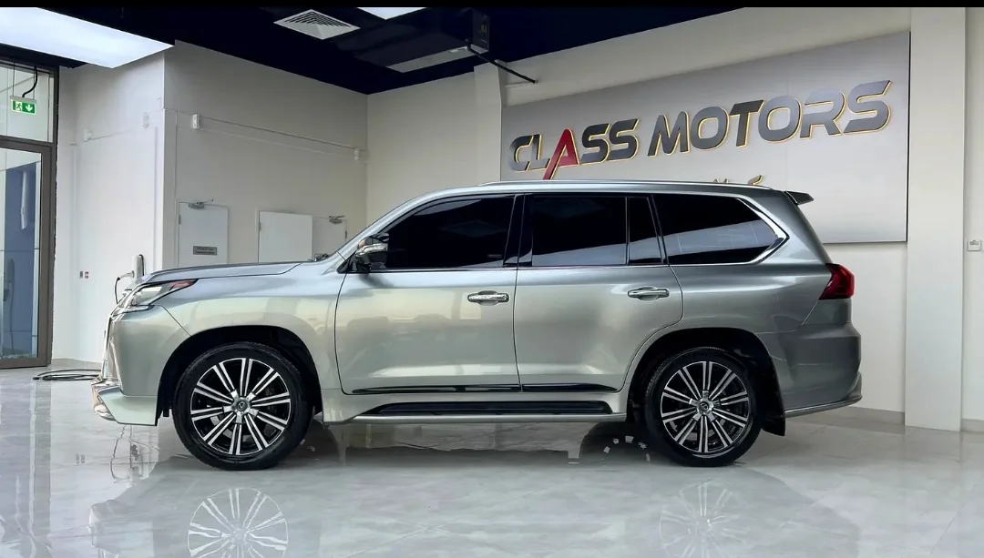 Lexus LX 570 2024 — miniature 7