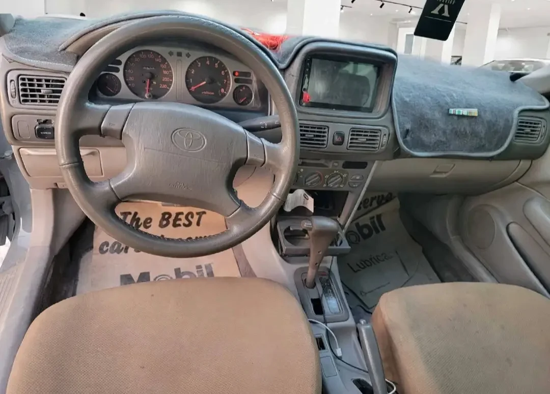 TOYOTA COROLLA 1999 — miniature 5