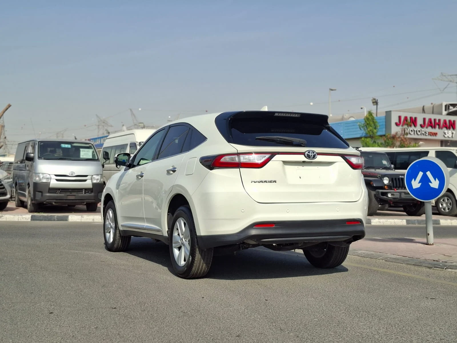 Toyota Harrier 2019 — miniature 5