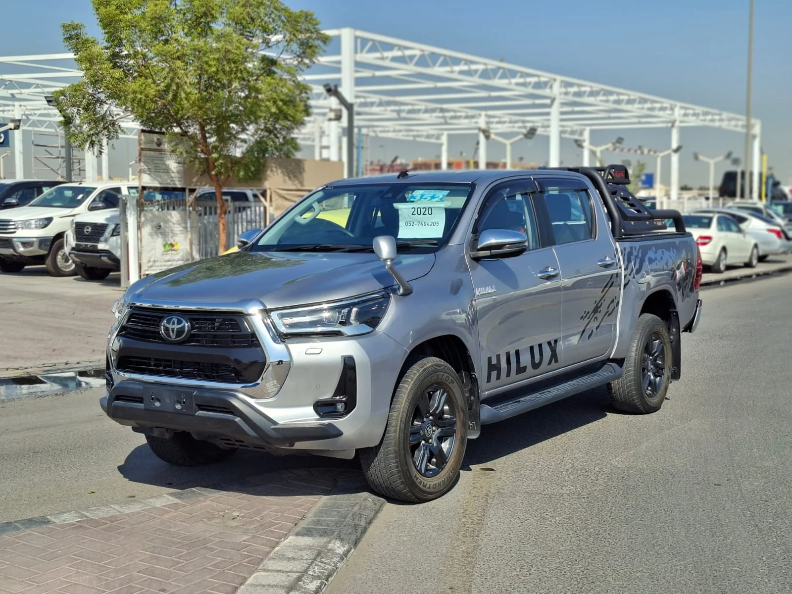 Toyota Hilux 2020 — miniature 4