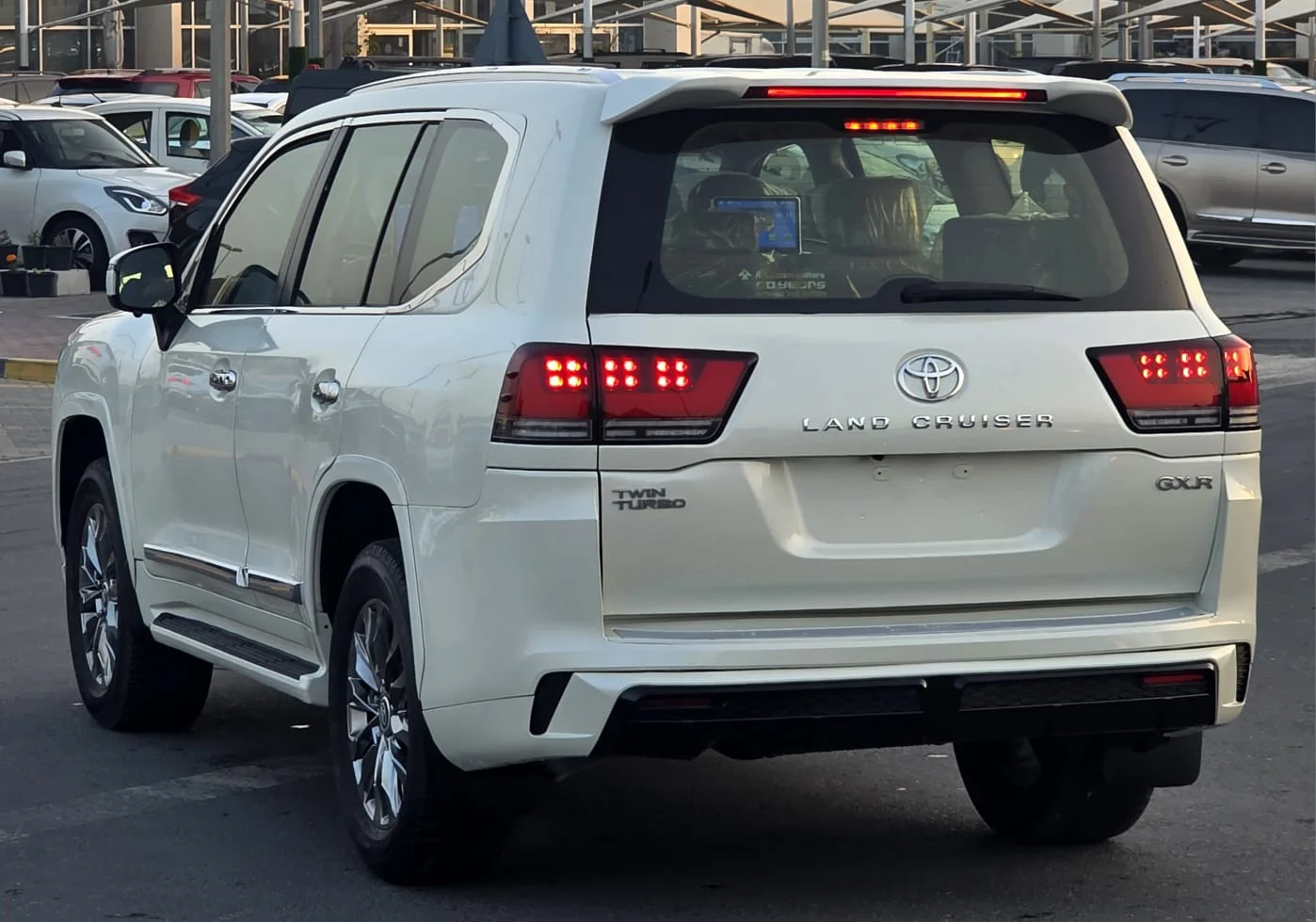 Toyota Land Cruiser LC300 2024 — miniature 6