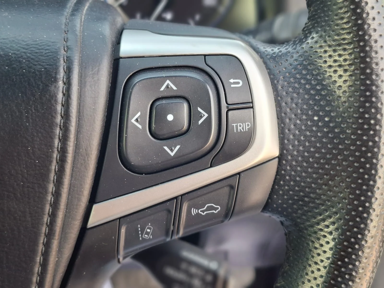 Toyota Harrier 2019 — miniature 14