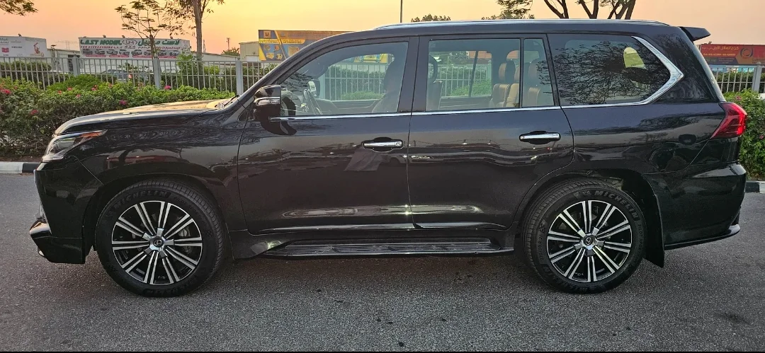Lexus LX 570 2024 — miniature 4