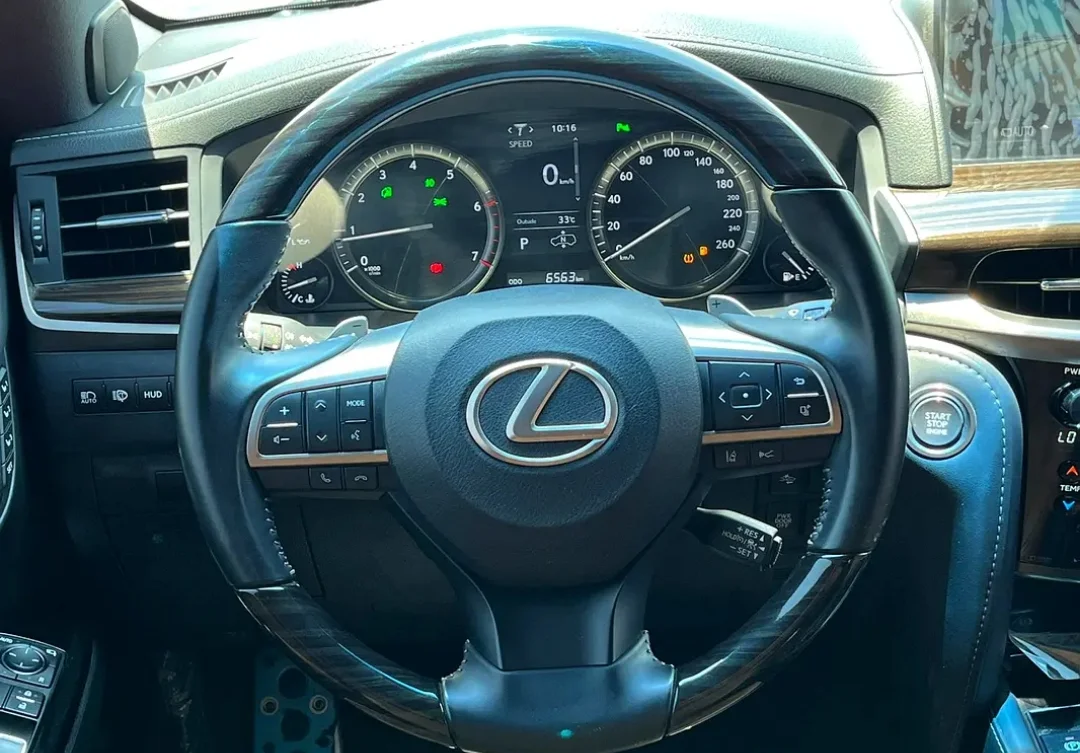 Lexus LX 570 2024 — miniature 10
