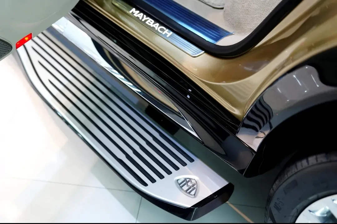 Mercedes-Benz GLS Maybach 2024 — miniature 15
