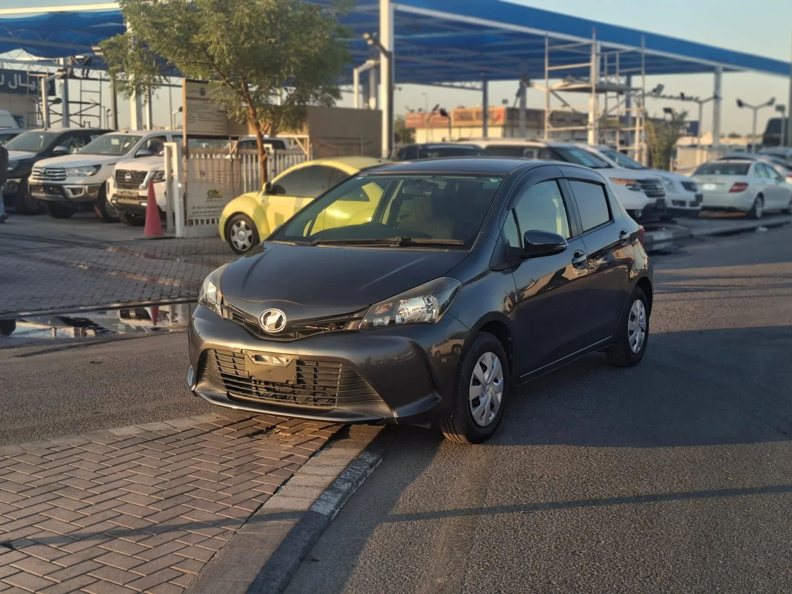 Toyota Vitz 2014 — miniature 6