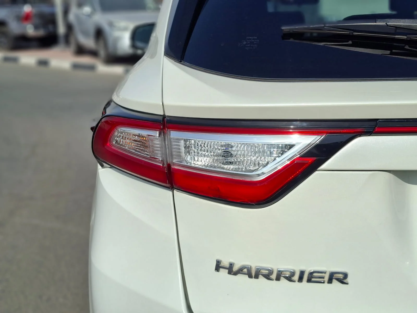 Toyota Harrier 2019 — miniature 12