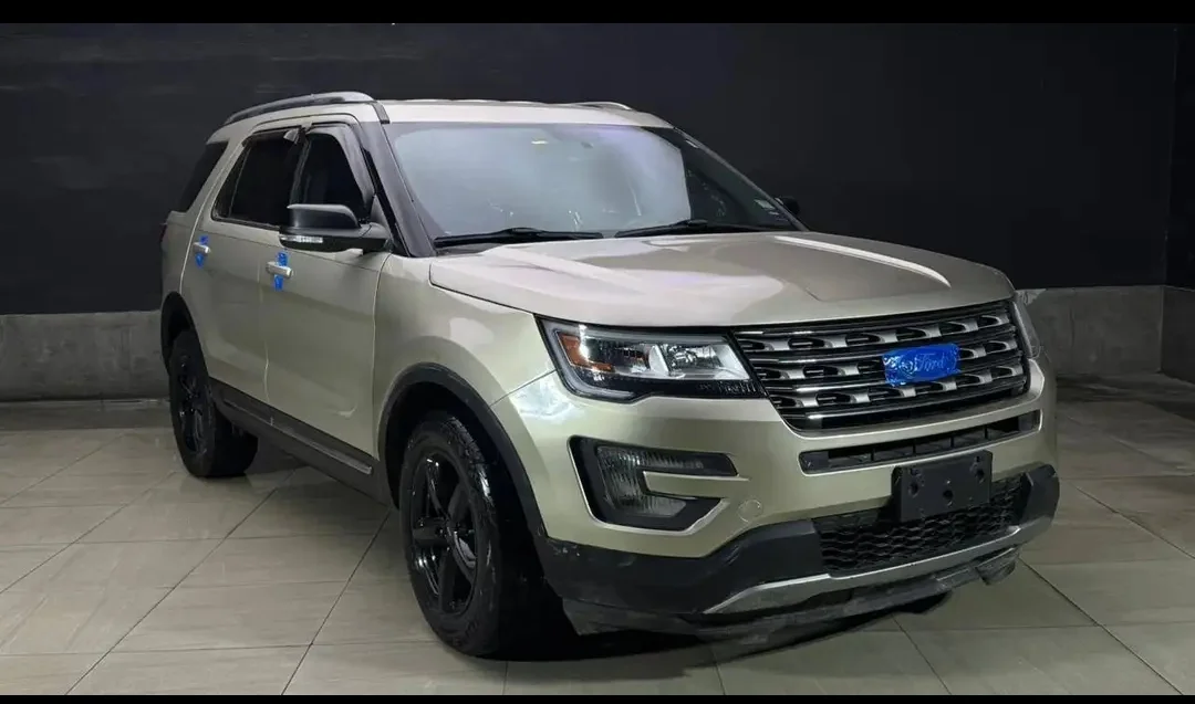 Ford Explorer 2017 — photo principale