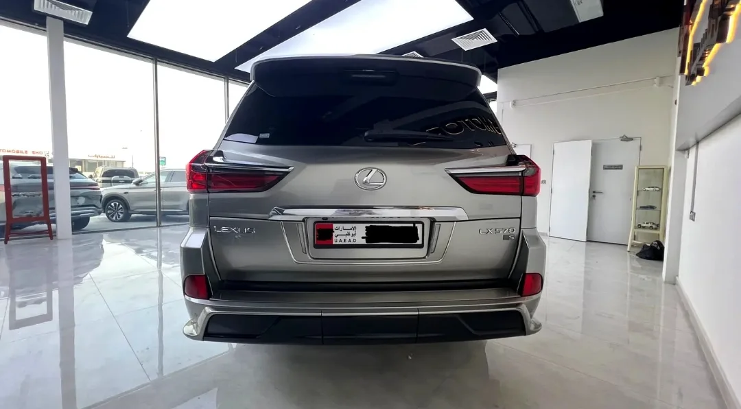 Lexus LX 570 2024 — miniature 6