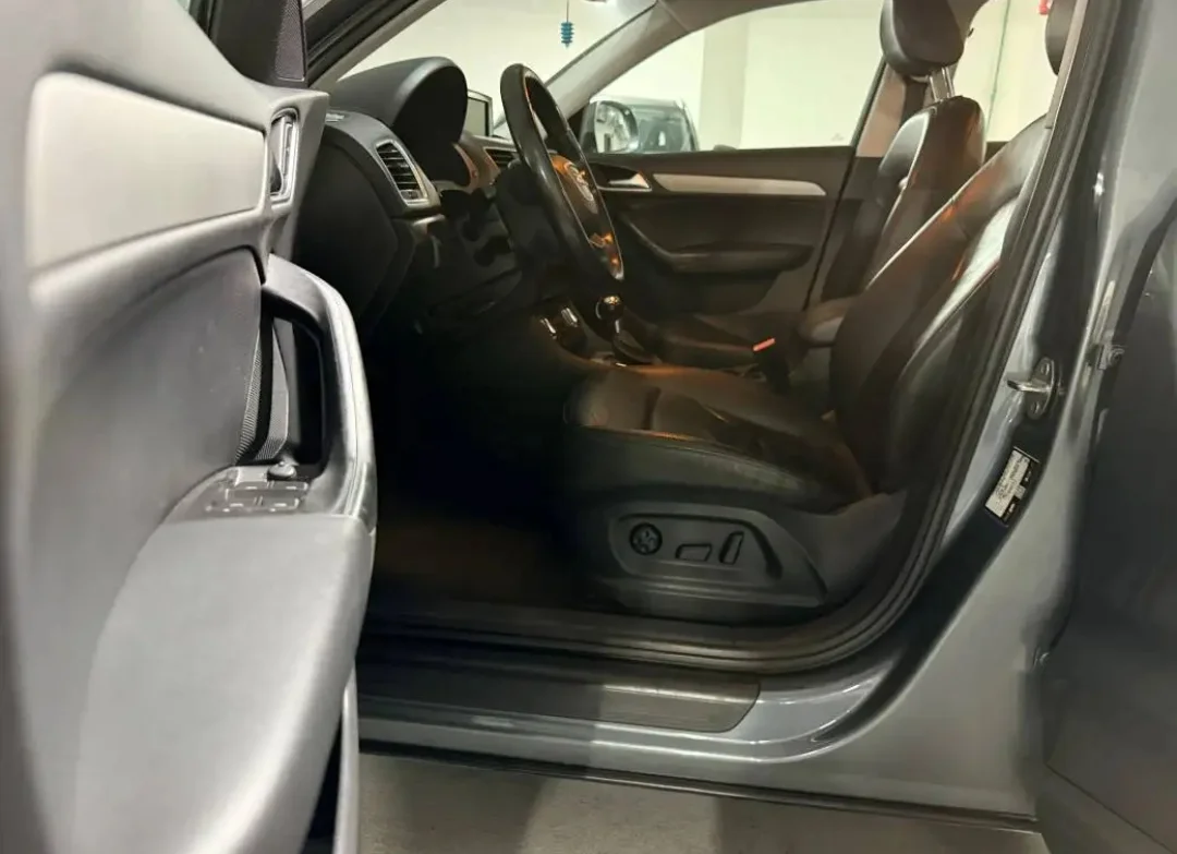 Audi Q3 2015 — miniature 7