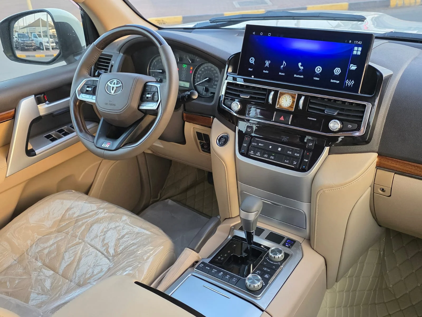 Toyota Land Cruiser LC300 2024 — miniature 7