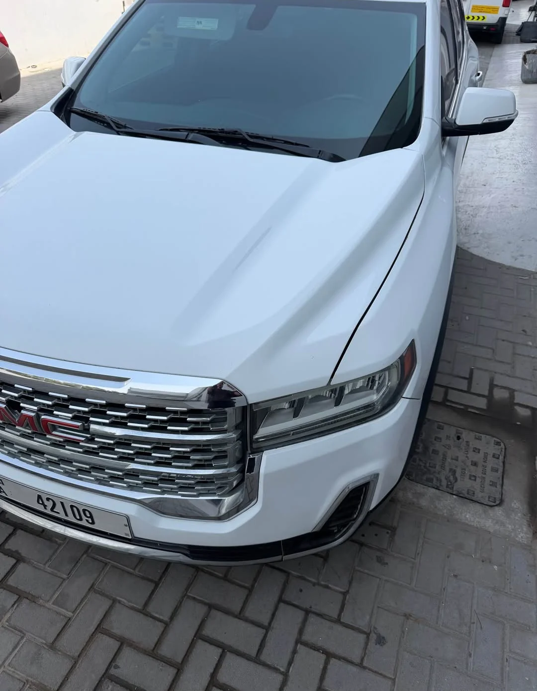 GMC Acadia 2020 — miniature 2