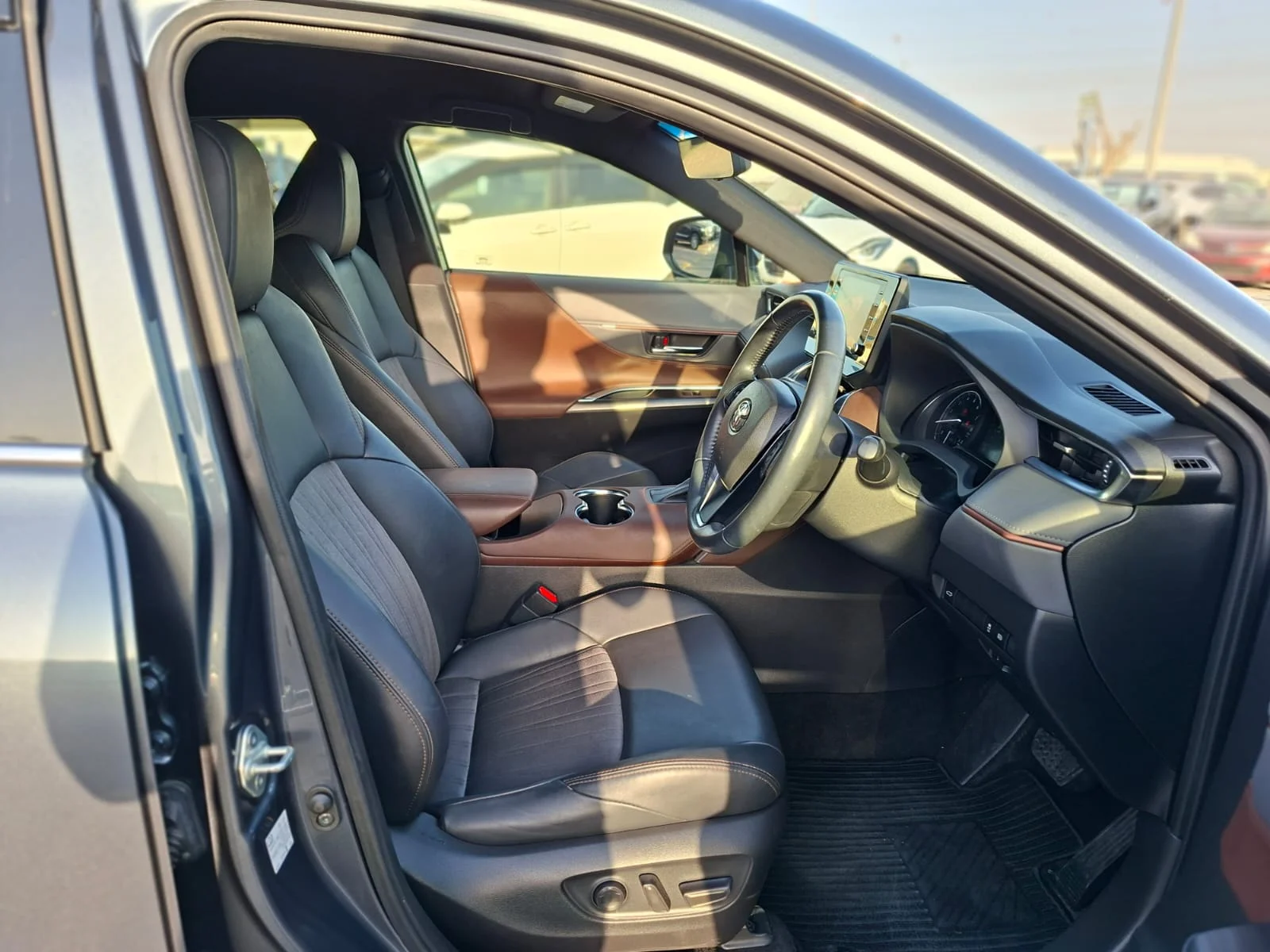 Toyota Harrier 2021 — miniature 15
