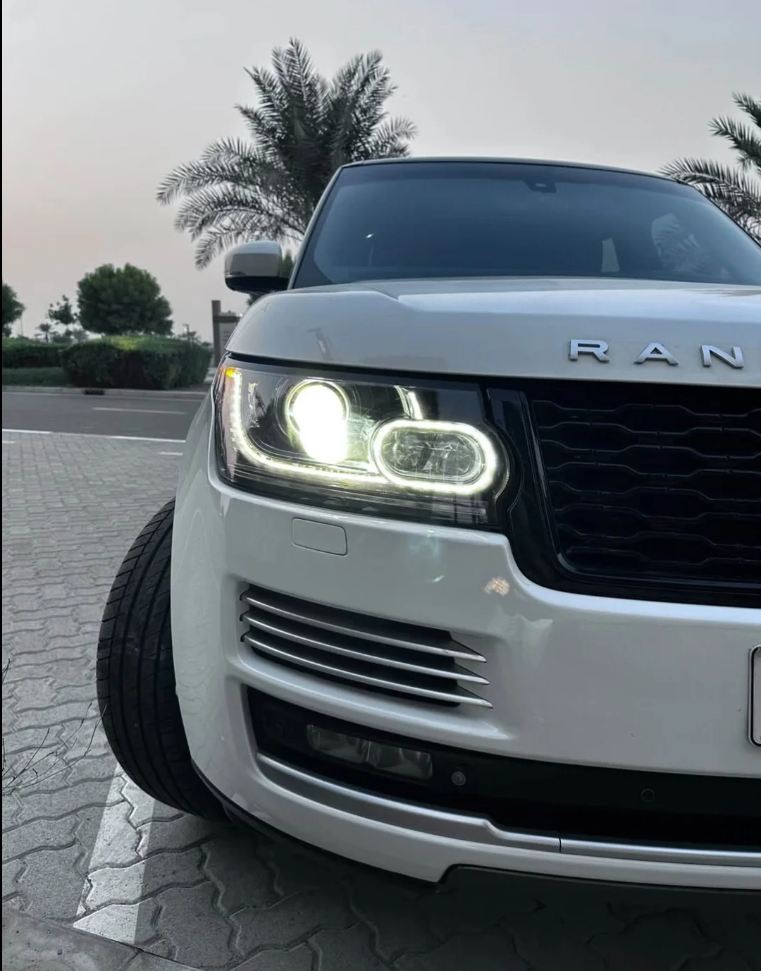 Land Rover Range Rover Vogue 2015 — miniature 2