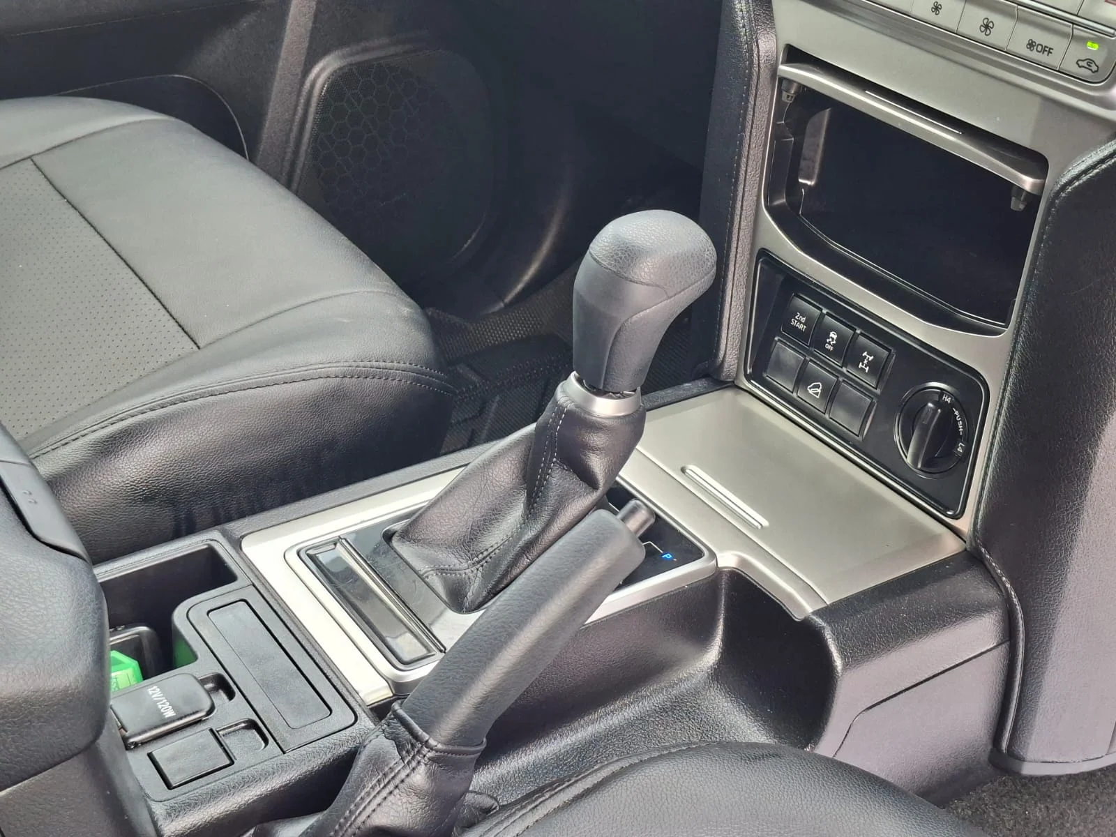 Toyota Prado 2021 — miniature 15