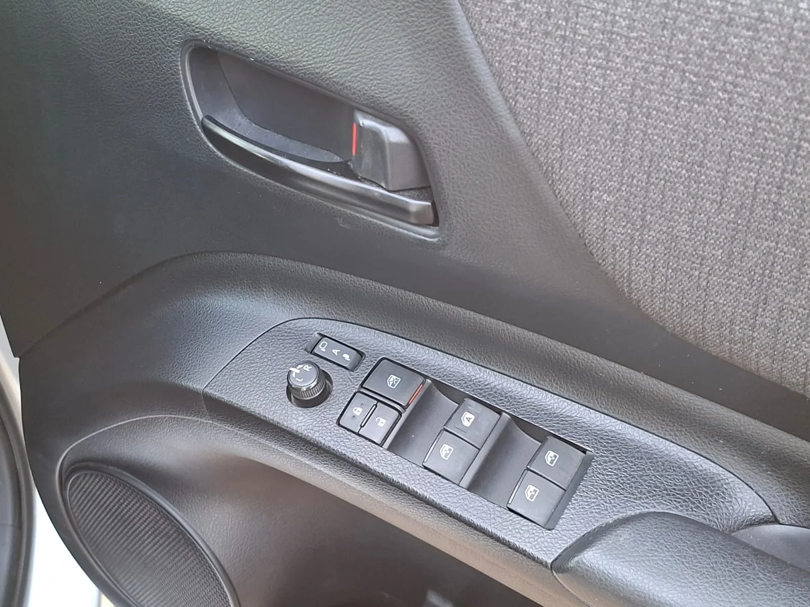 Toyota Sienta 2019 — miniature 8