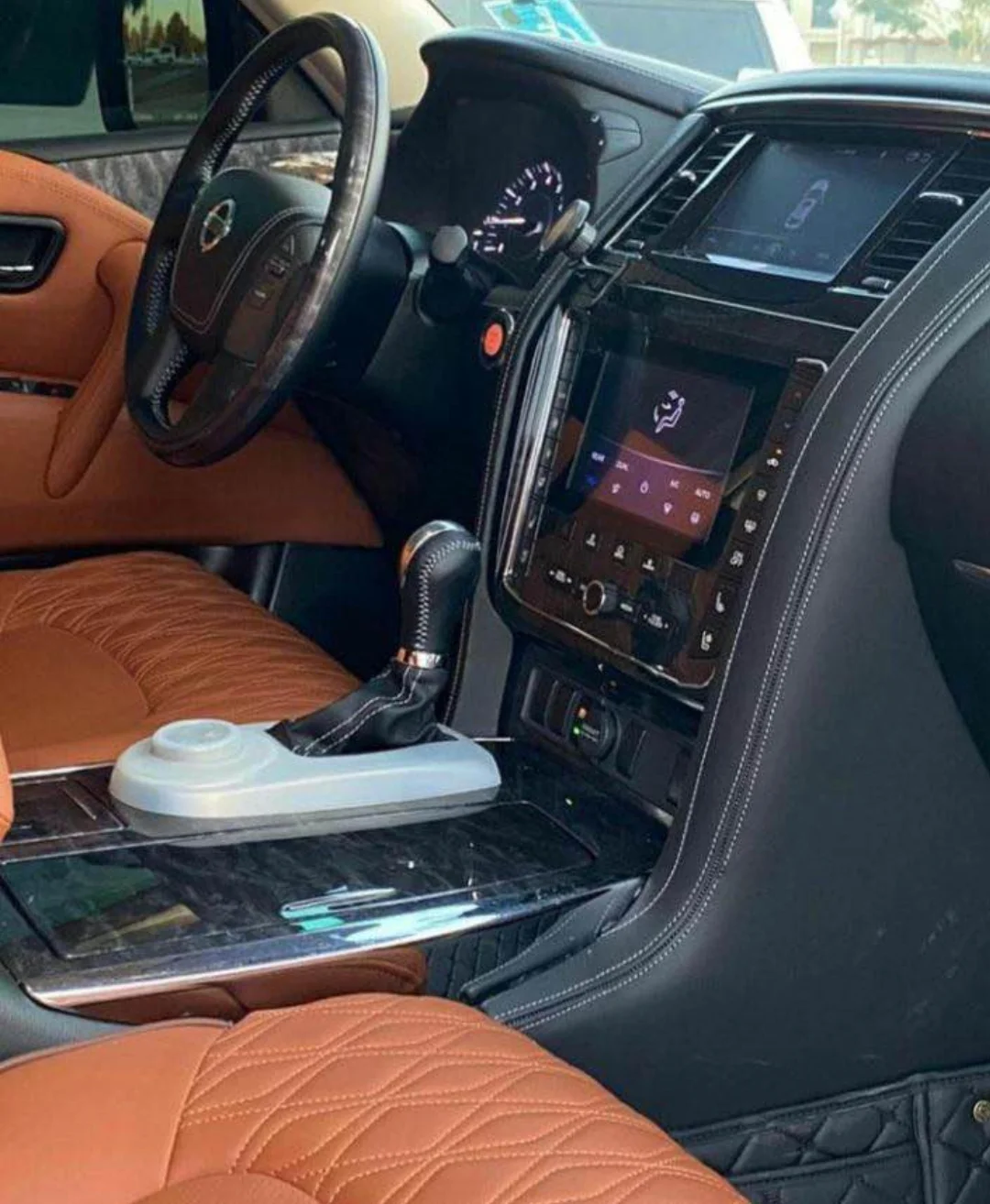 Nissan Patrol 2015 — miniature 2