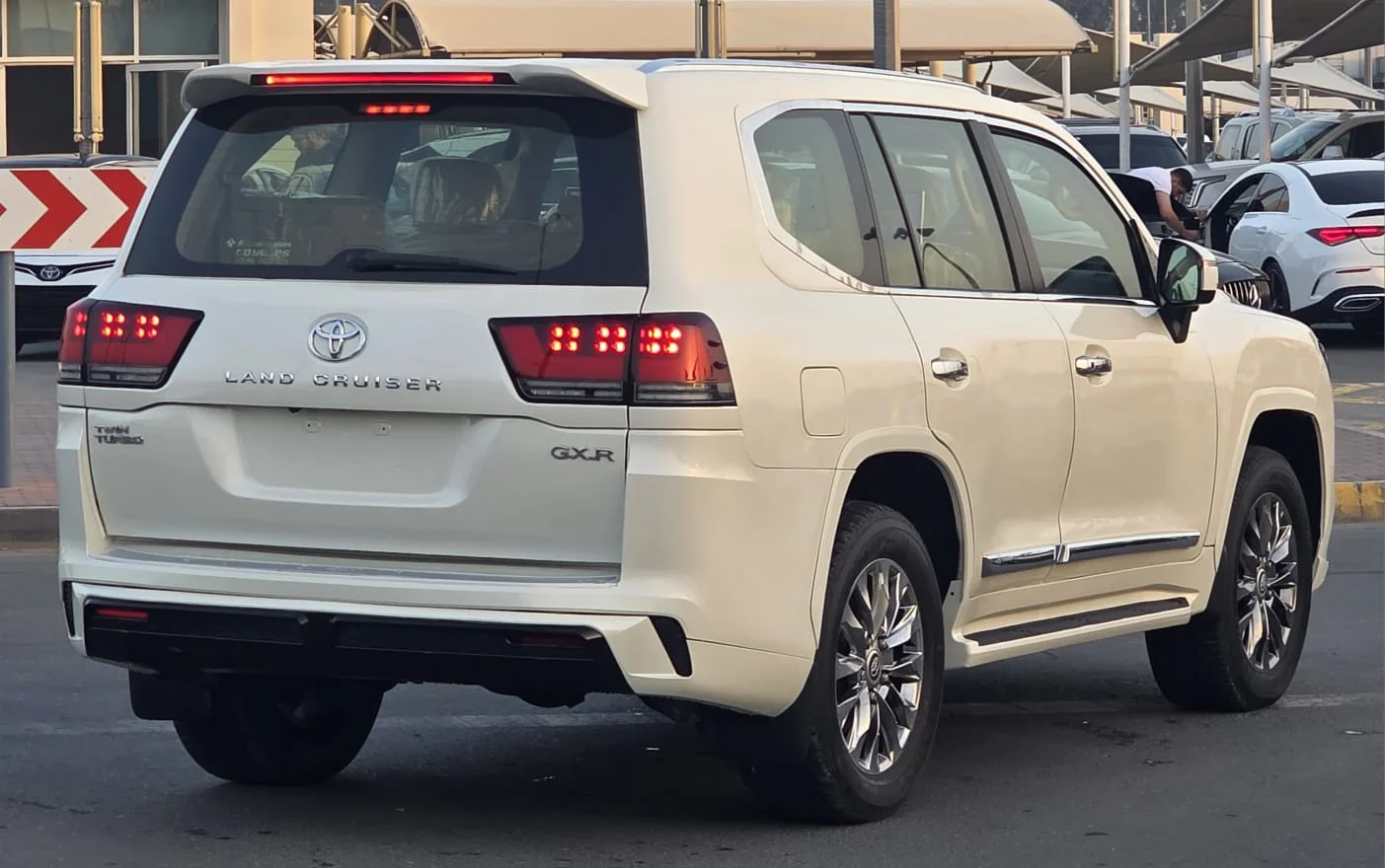 Toyota Land Cruiser LC300 2024 — miniature 5