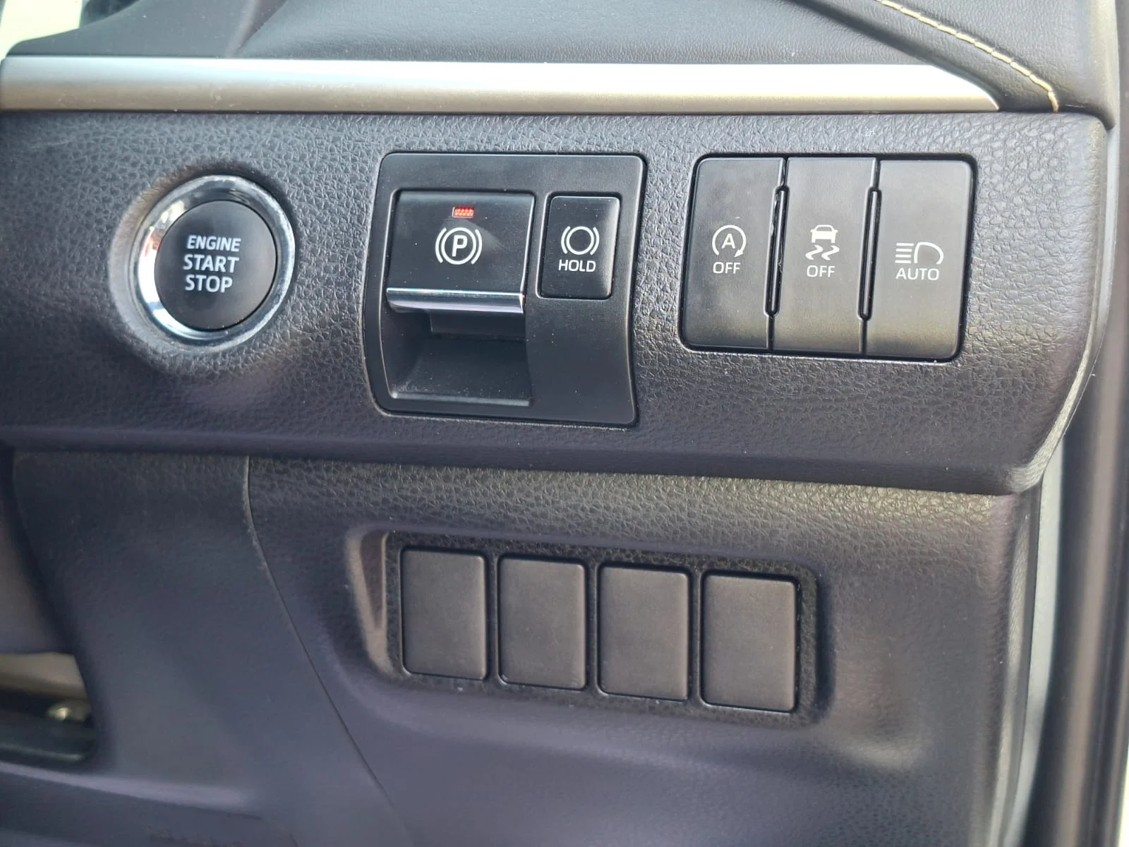 Toyota Harrier 2019 — miniature 8