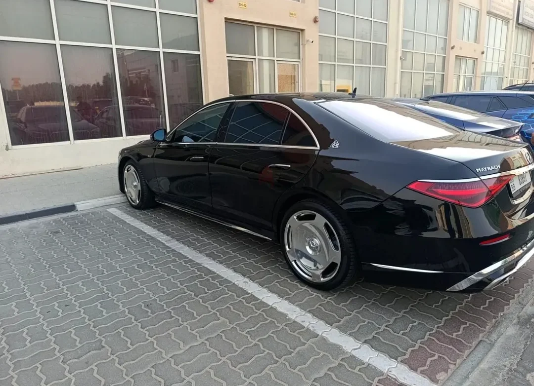 Mercedes-Benz Classe S Maybach 2024 — miniature 4