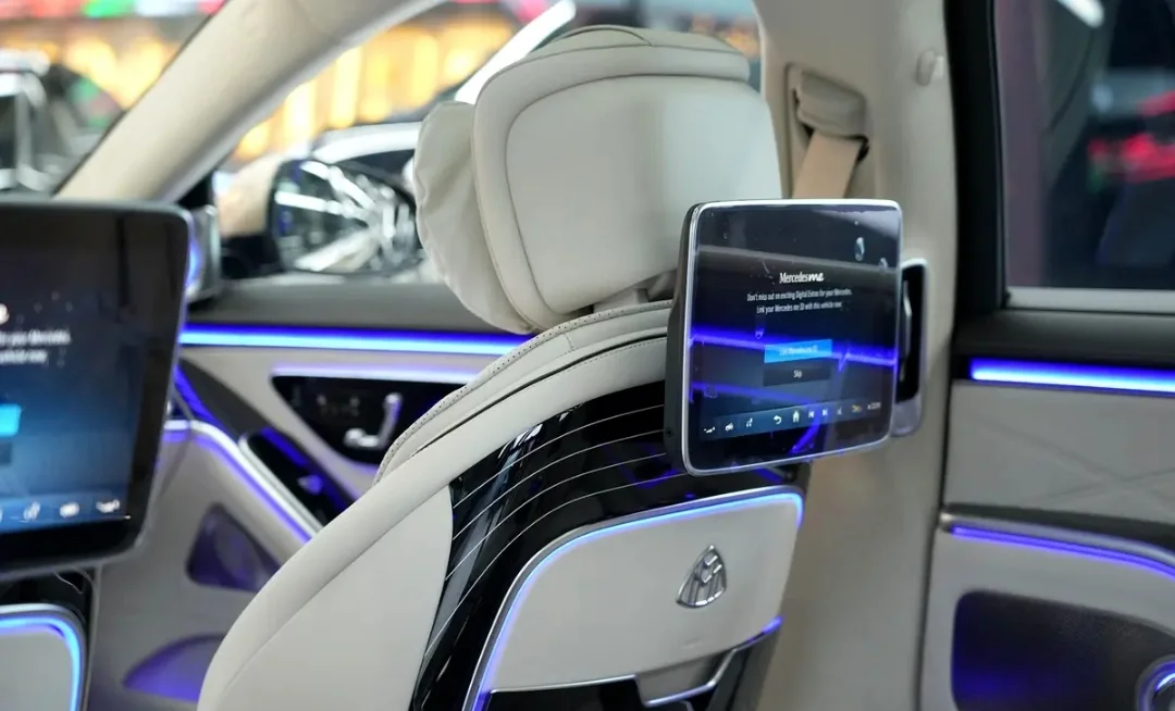 Mercedes-Benz Classe S Maybach 2024 — miniature 16