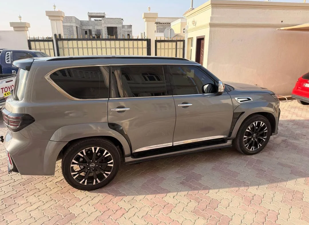 Nissan Patrol 2012 — miniature 4