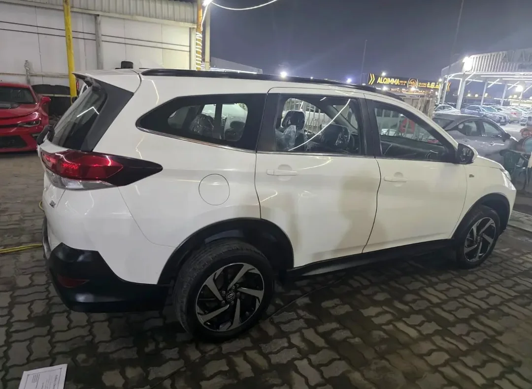 TOYOTA RUSH 2019 — miniature 2