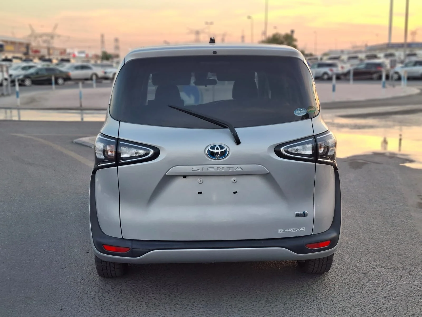 Toyota Sienta 2019 — miniature 3