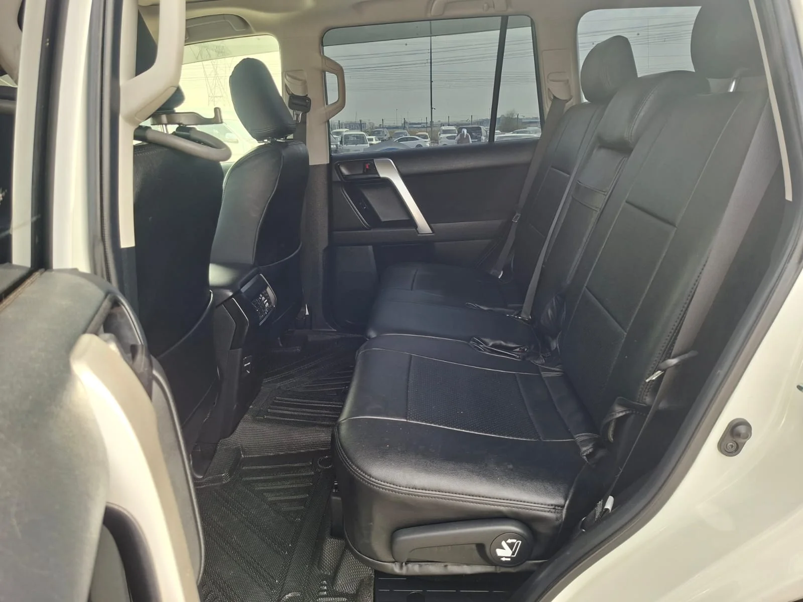 Toyota Prado 2021 — miniature 16