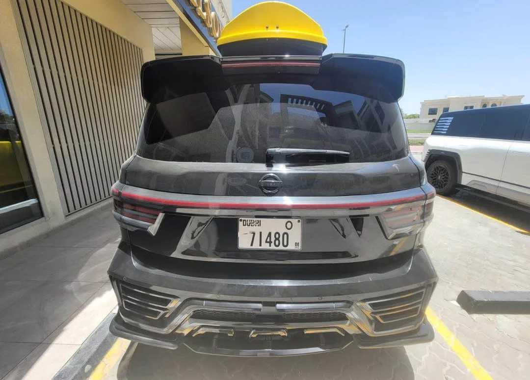 Nissan Armada 2019 — miniature 3