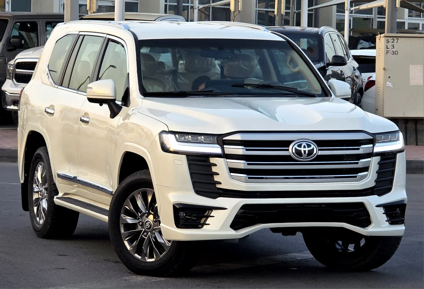 Toyota Land Cruiser LC300 2024 — miniature 3