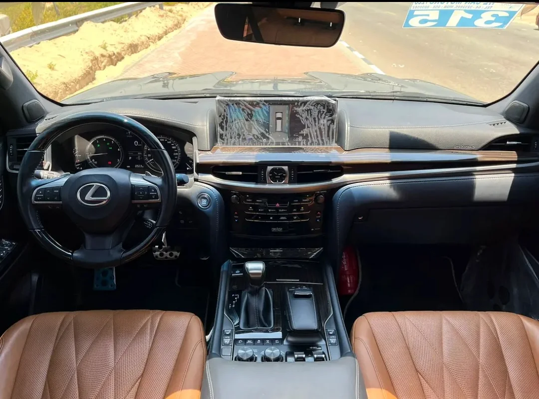 Lexus LX 570 2024 — miniature 9