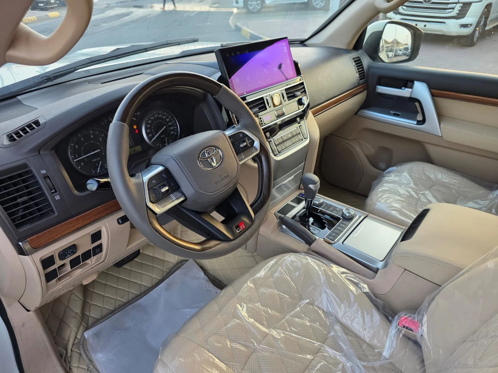 Toyota Land Cruiser LC300 2024 — miniature 8