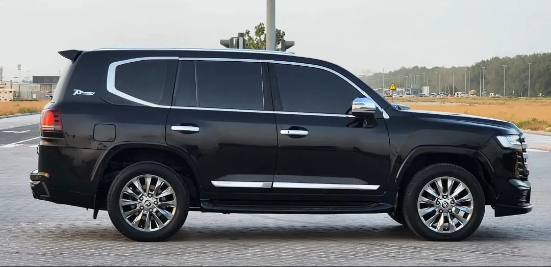 Toyota Land Cruiser LC300 2024 — miniature 4