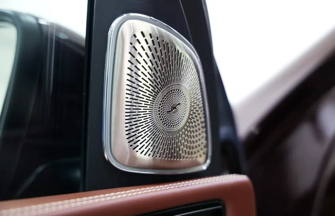 Mercedes-Benz GLS Maybach 2024 — miniature 12