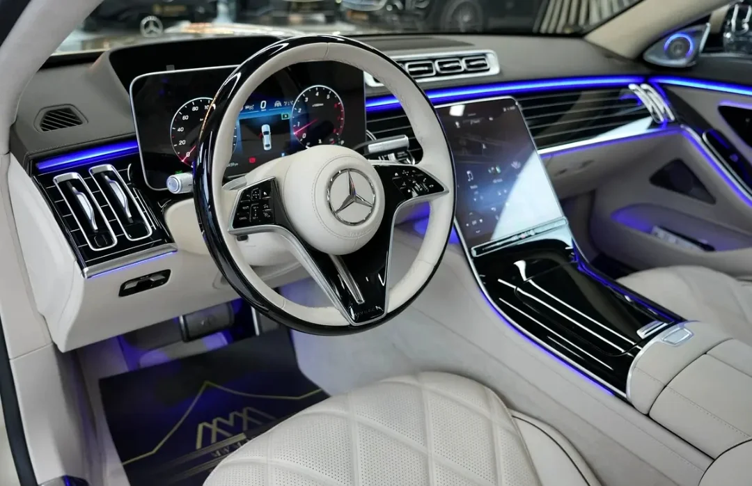 Mercedes-Benz Classe S Maybach 2024 — miniature 10
