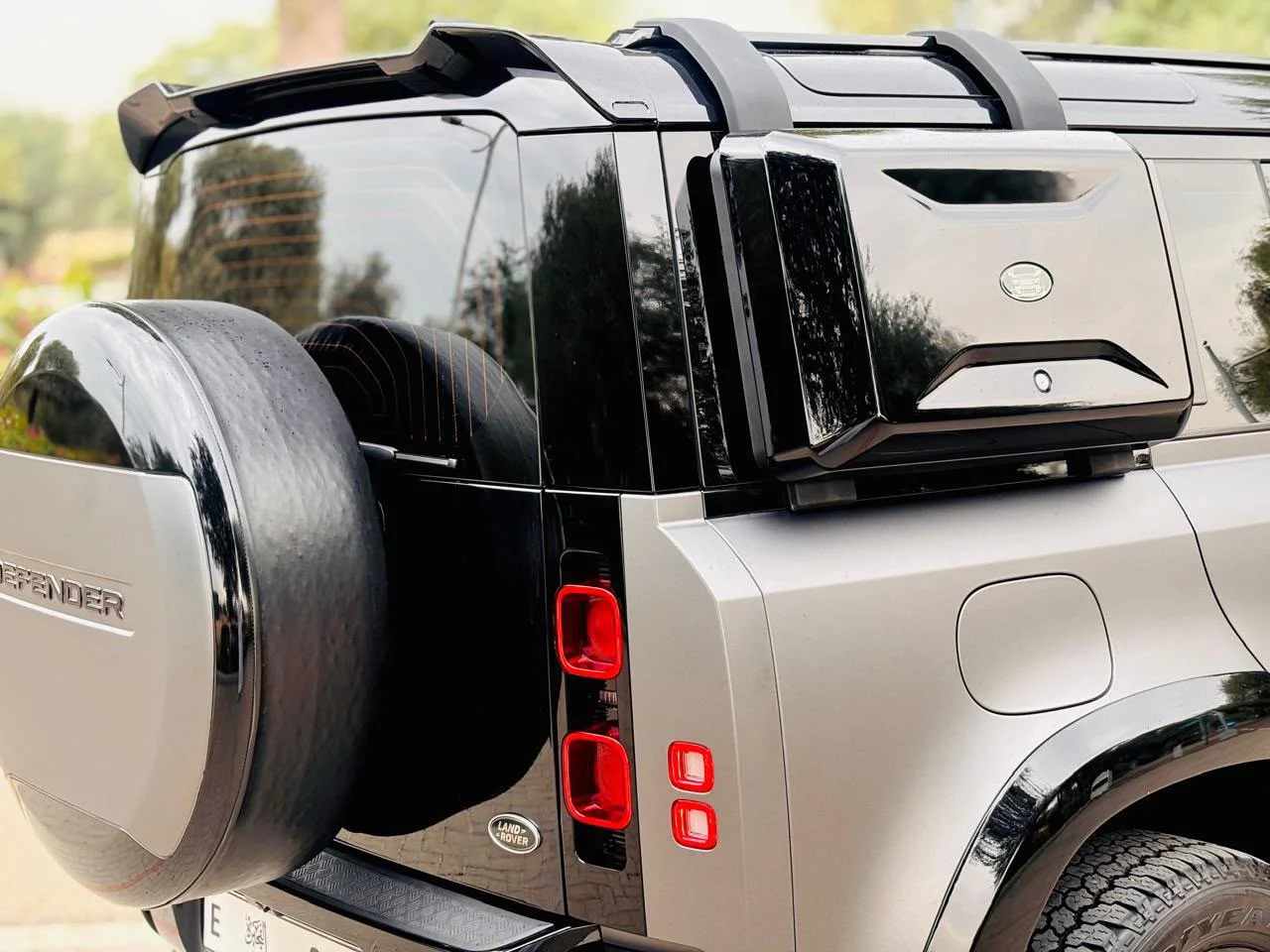 LAND ROVER DEFENDER 2020 — miniature 9