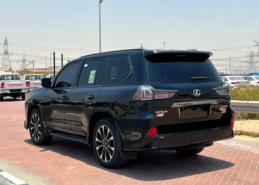 Lexus LX 570 2024 — miniature 5