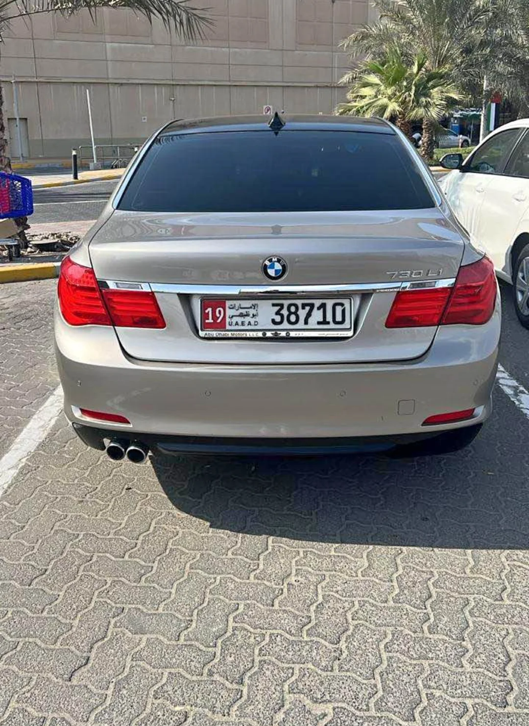 BMW 730 2010 — miniature 5