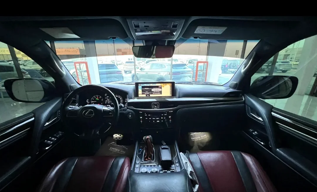 Lexus LX 570 2024 — miniature 12