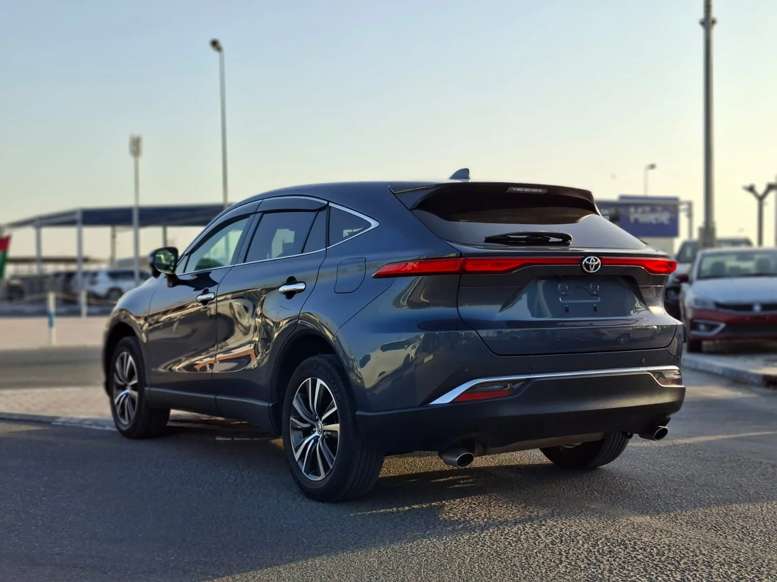 Toyota Harrier 2021 — miniature 3